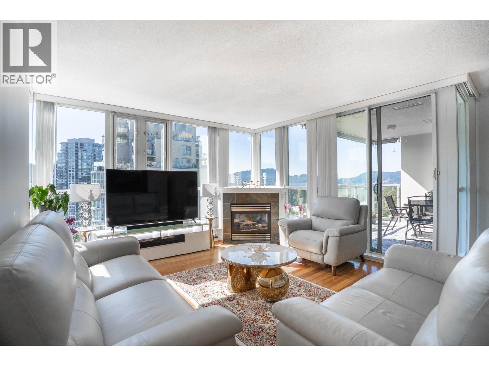 1403 235 GUILDFORD WAY, Port Moody