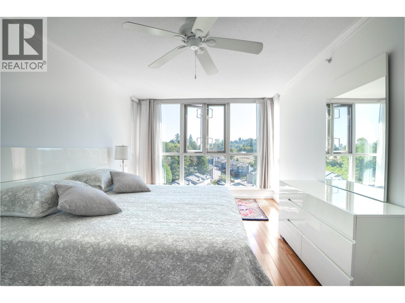 1403 235 GUILDFORD WAY, Port Moody