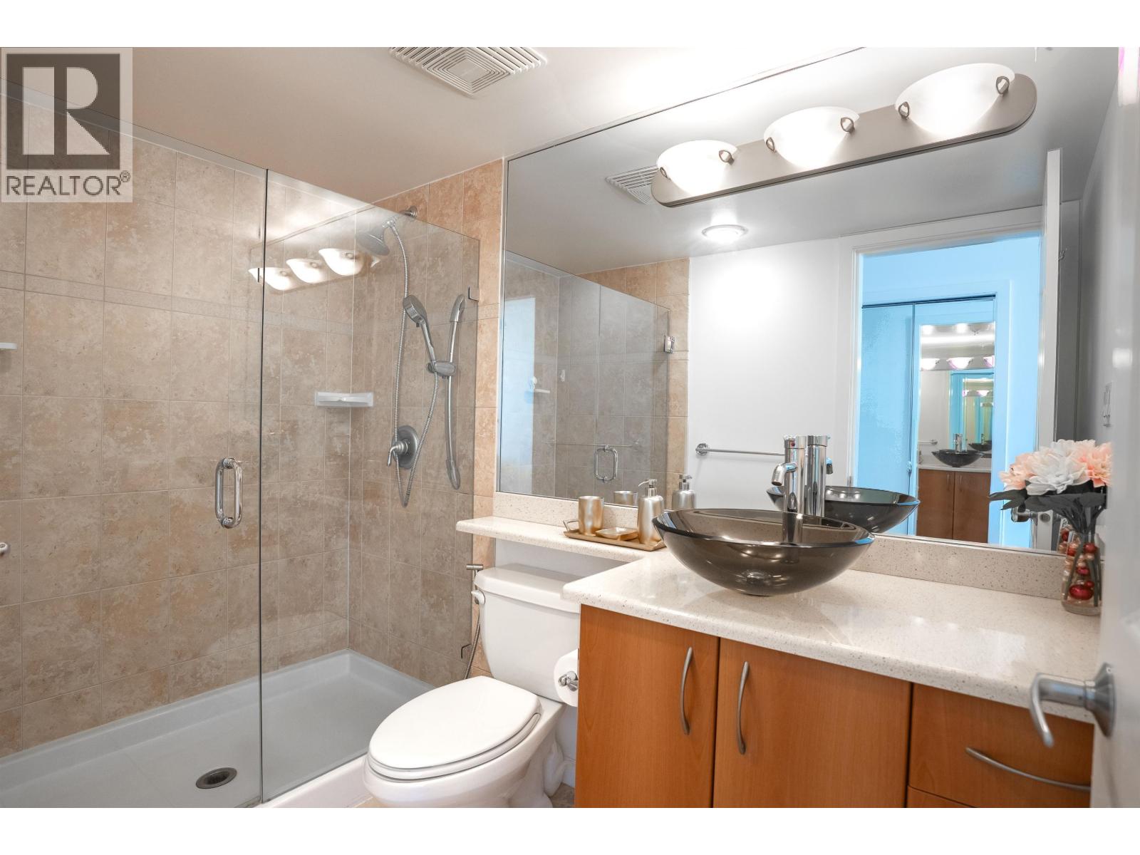 1403 235 GUILDFORD WAY, Port Moody