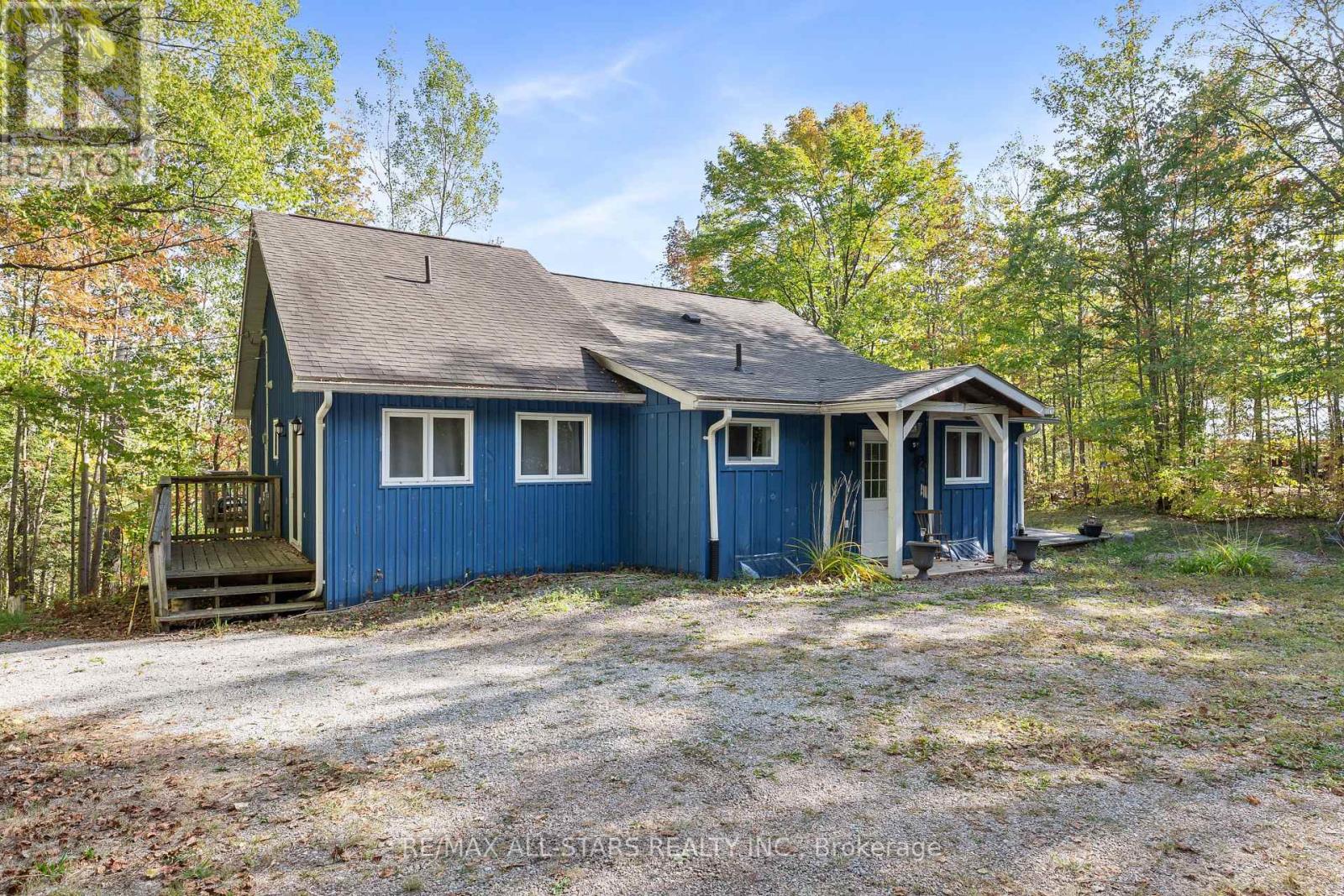 1142 ENGLISH CIRCLE, Highlands East (Glamorgan), Ontario