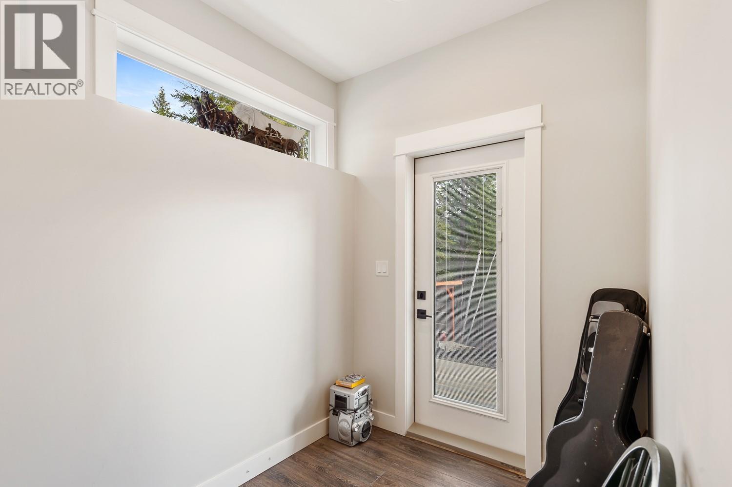 249 Twin Lakes Road, Enderby