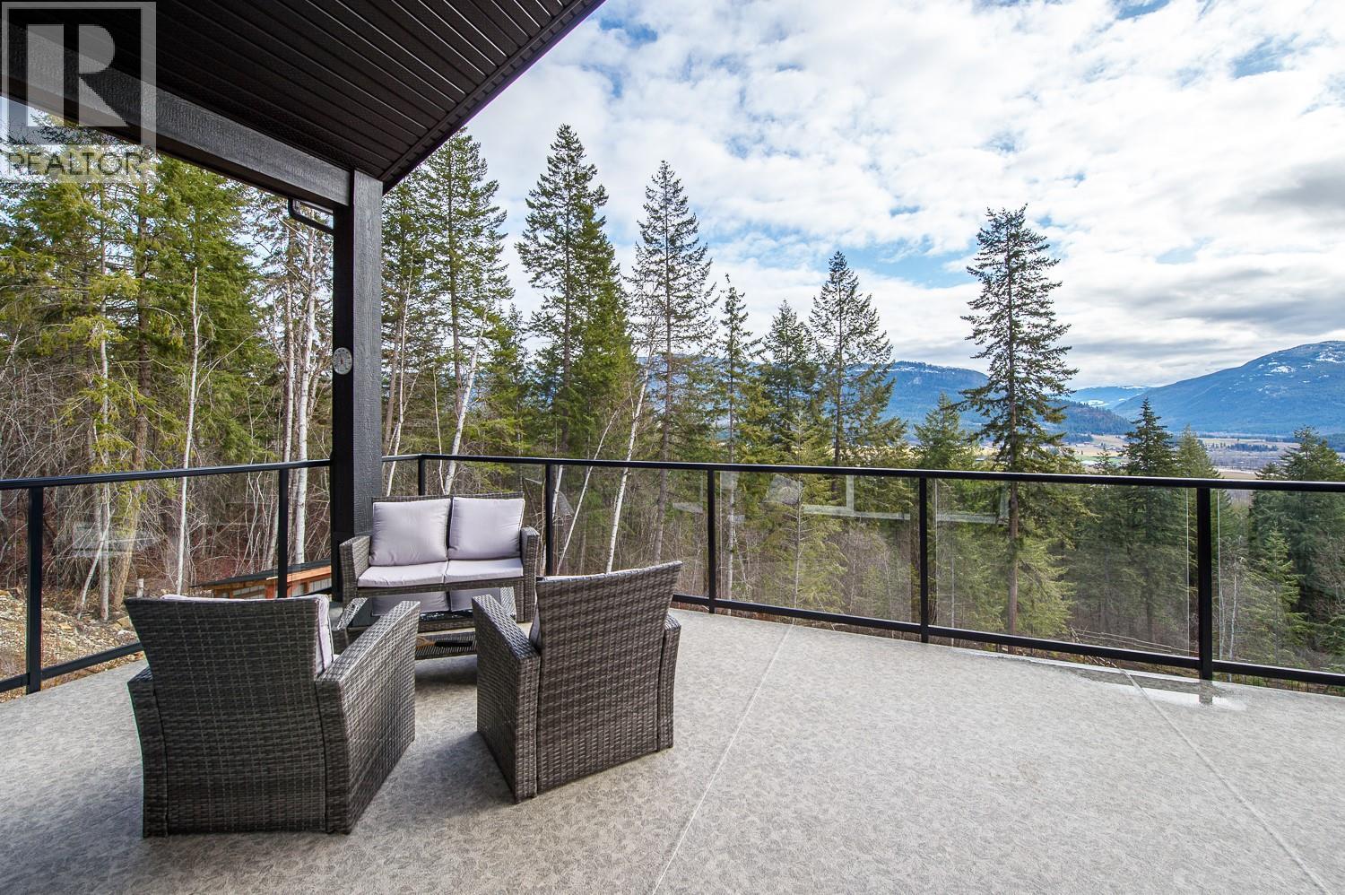 249 Twin Lakes Road, Enderby