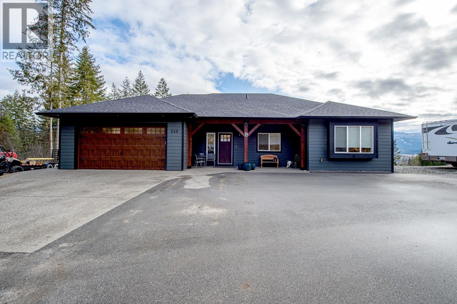 249 Twin Lakes Road, Enderby
