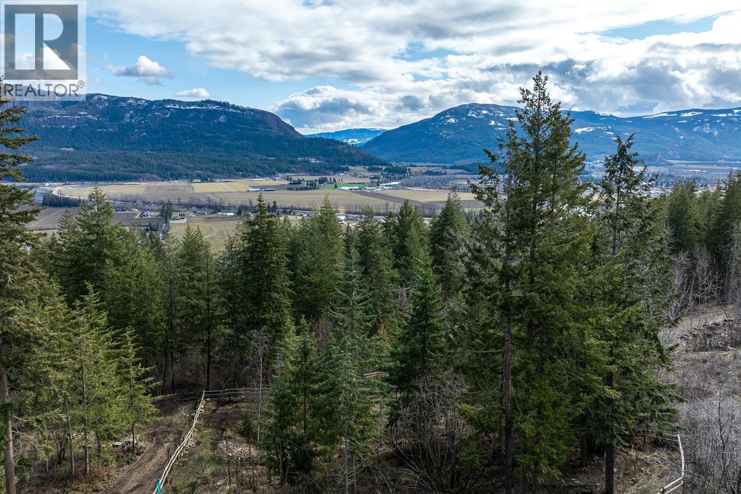 249 Twin Lakes Road, Enderby