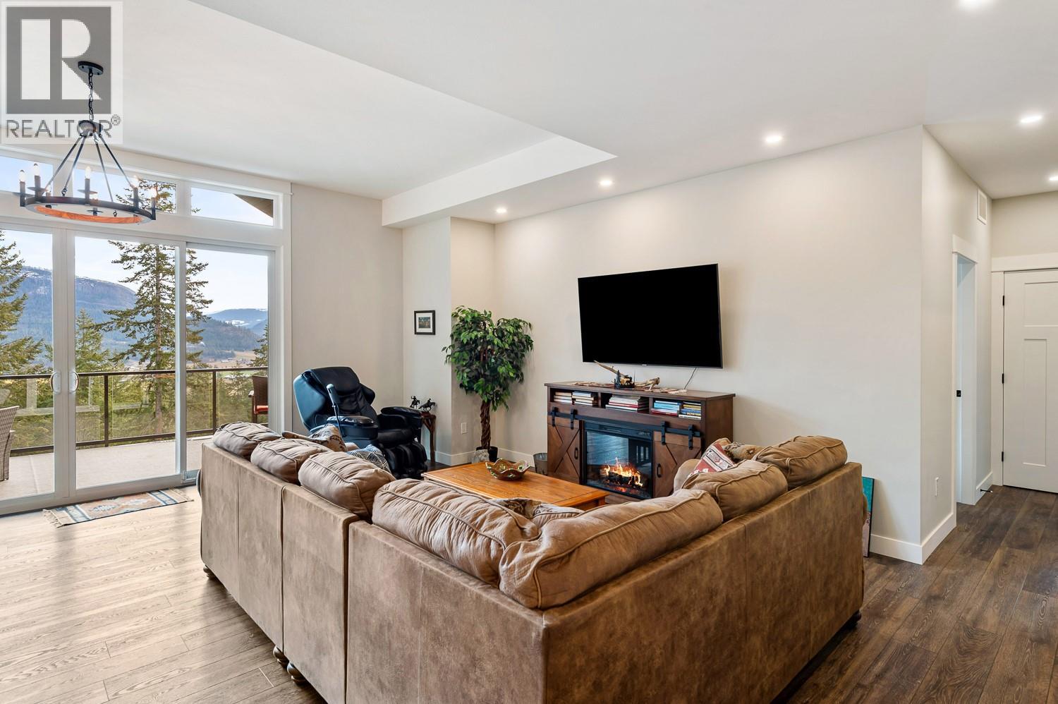 249 Twin Lakes Road, Enderby