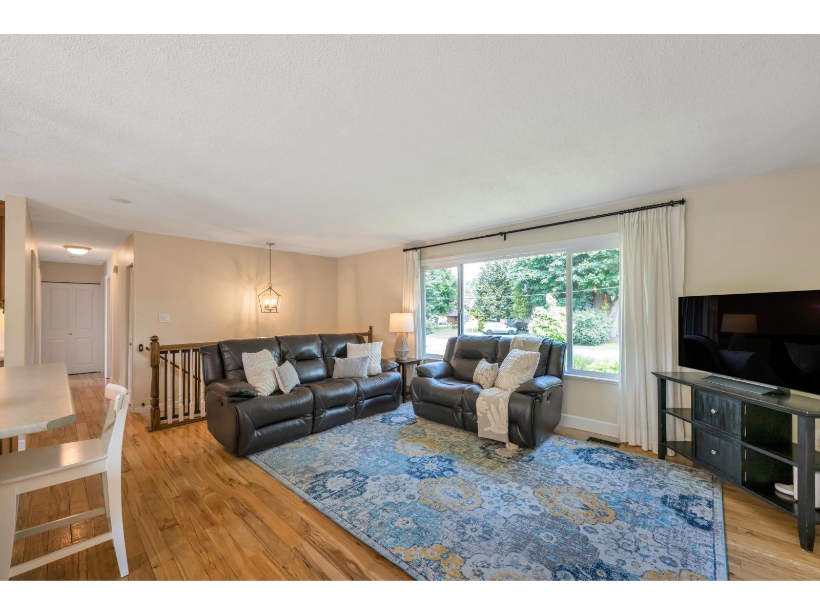 8823 NASH STREET, Langley