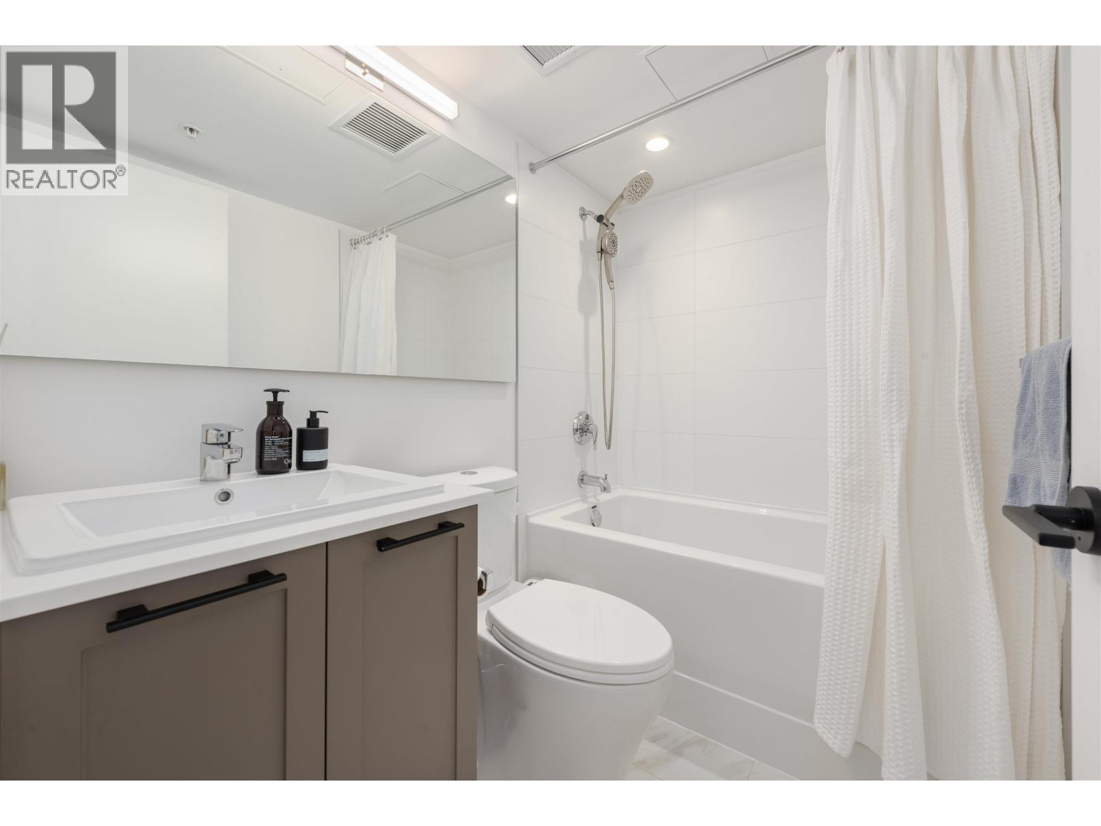 3 9278 SLOPES MEWS, Burnaby