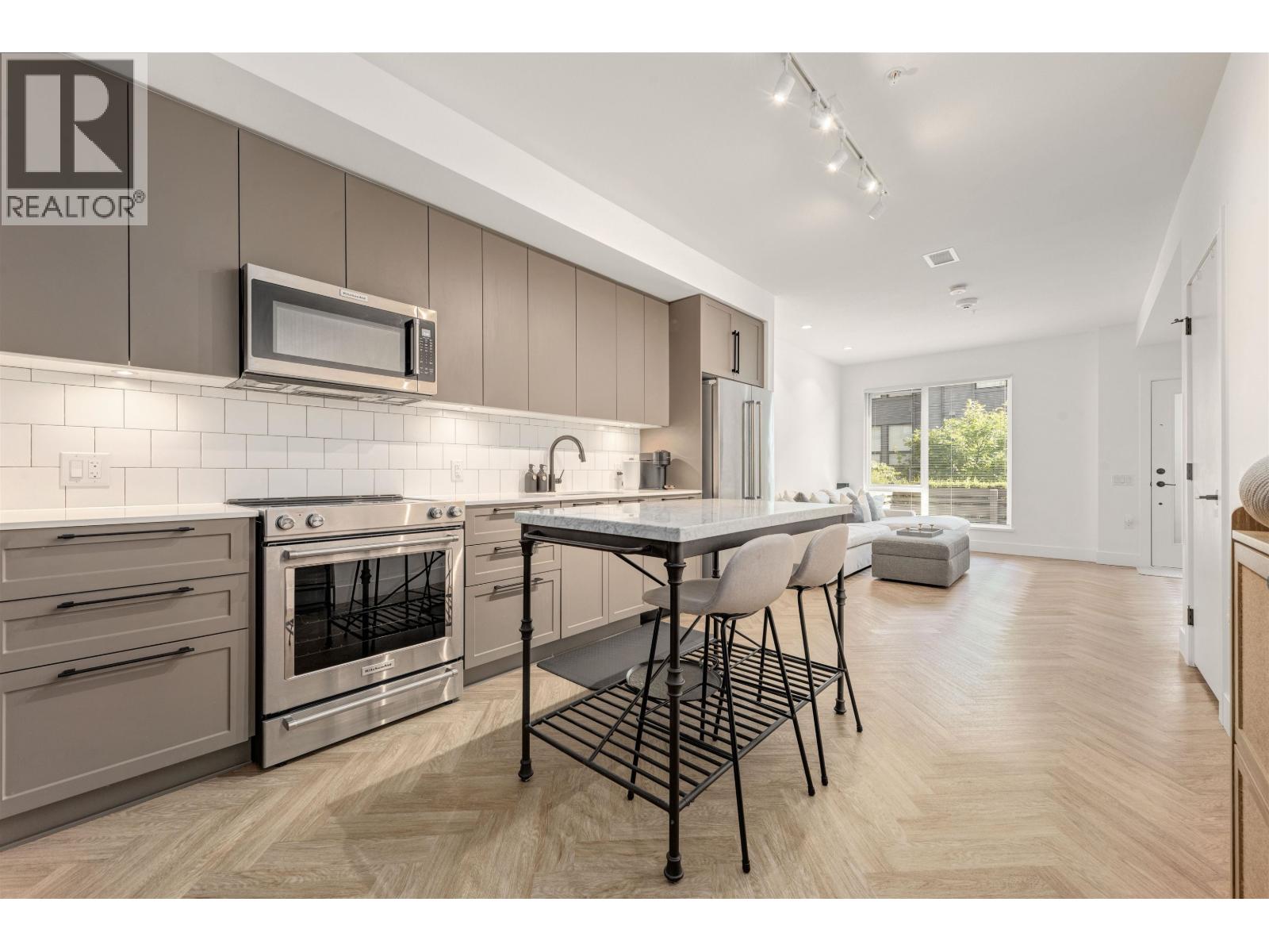 3 9278 SLOPES MEWS, Burnaby