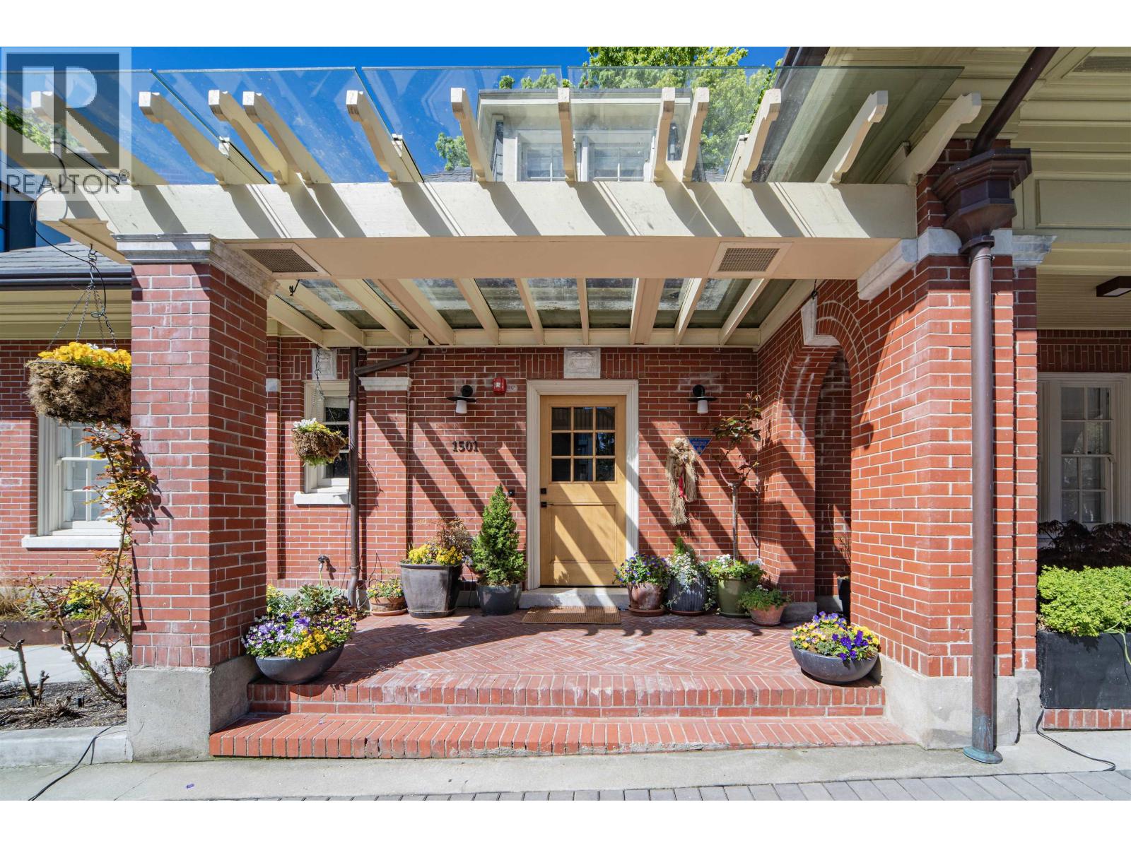 1501 ATLAS LANE, Vancouver