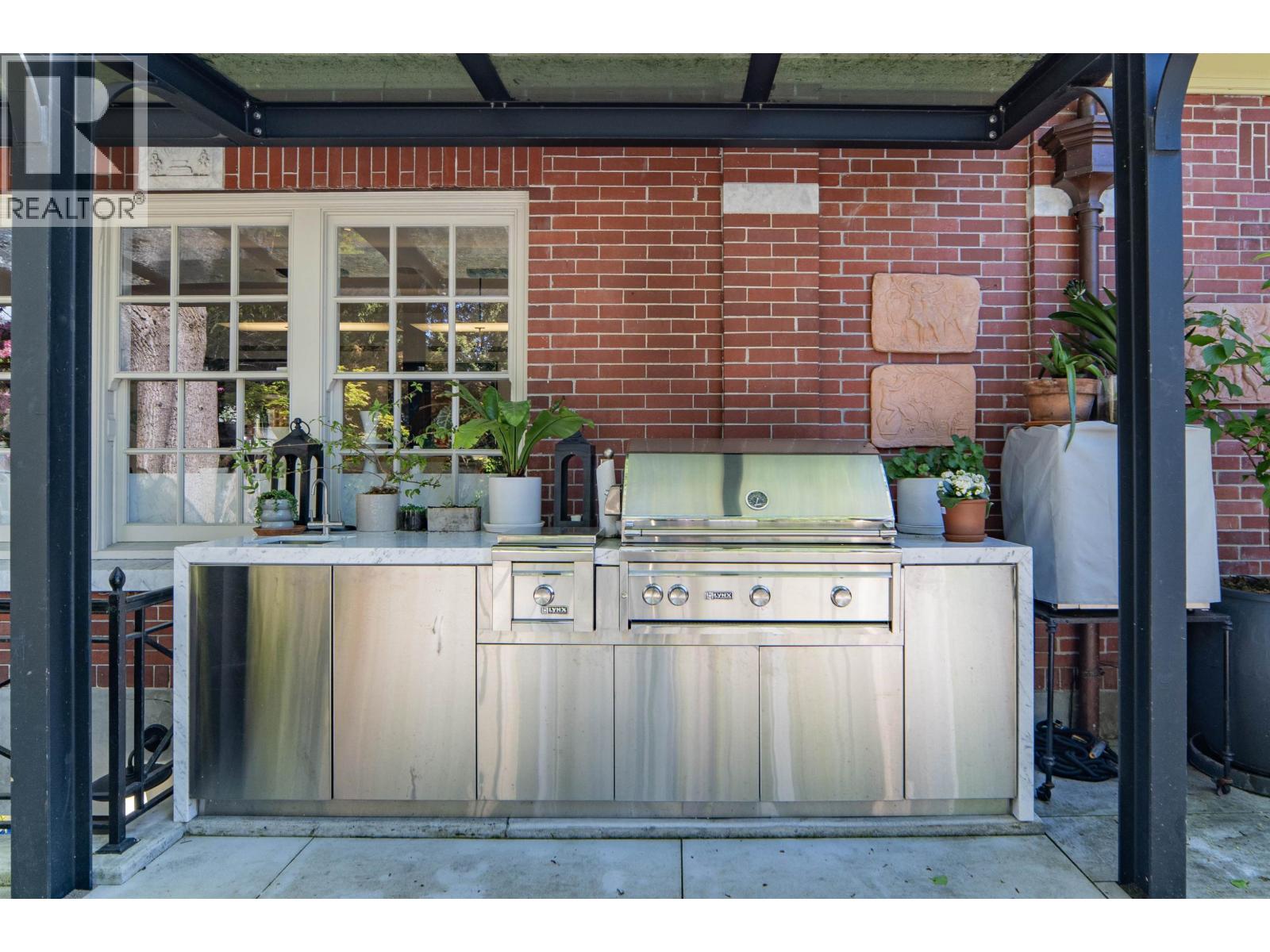 1501 ATLAS LANE, Vancouver