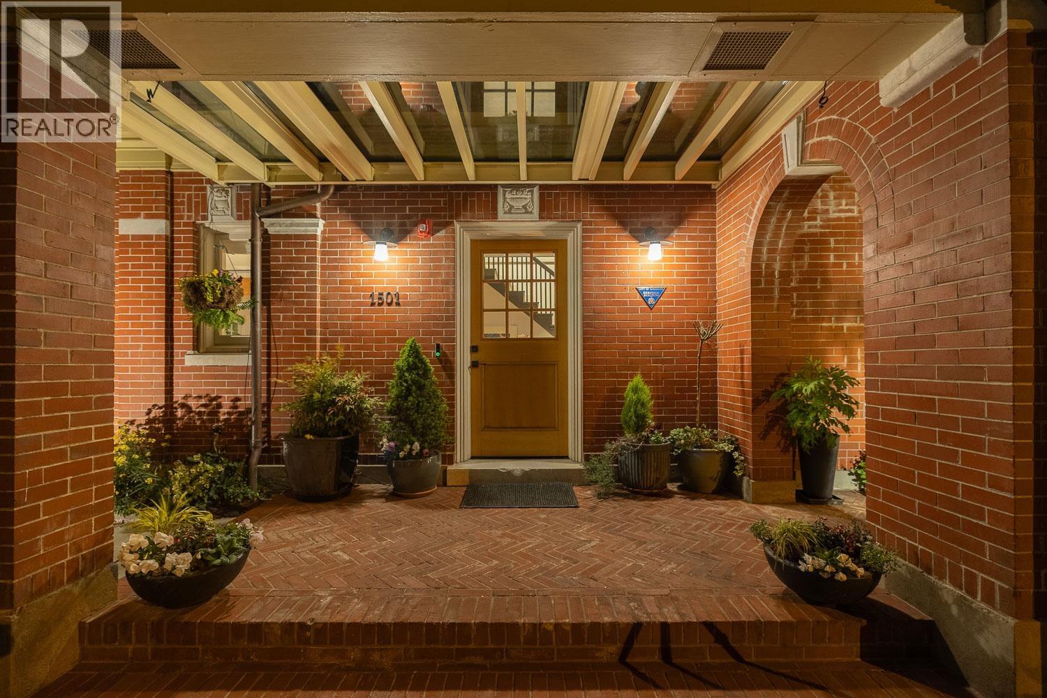 1501 ATLAS LANE, Vancouver