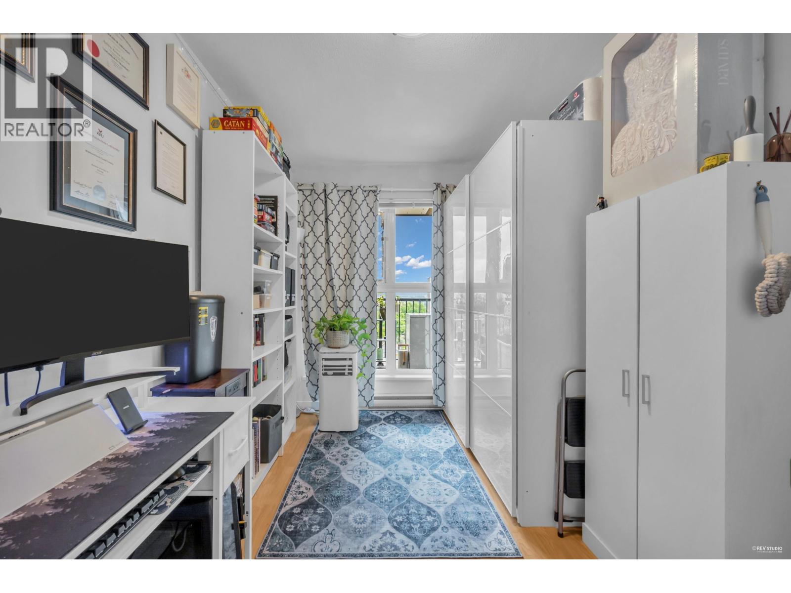 603 415 E COLUMBIA STREET, New Westminster