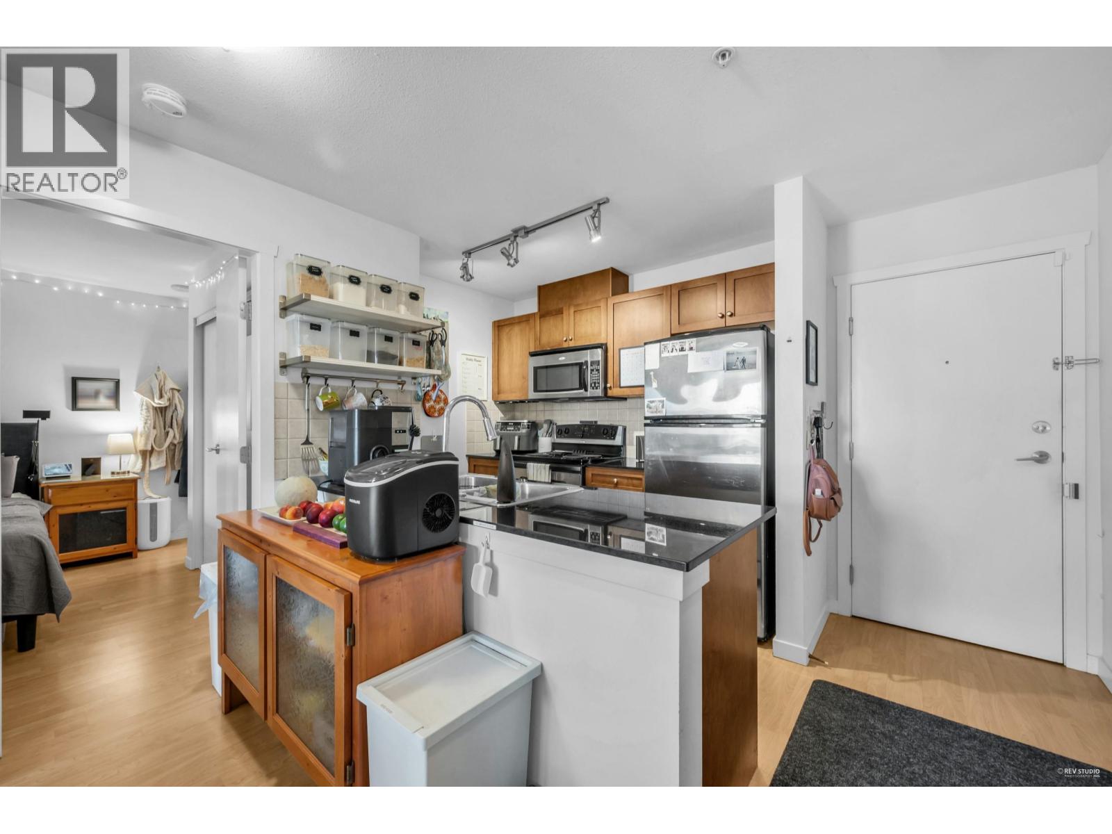 603 415 E COLUMBIA STREET, New Westminster