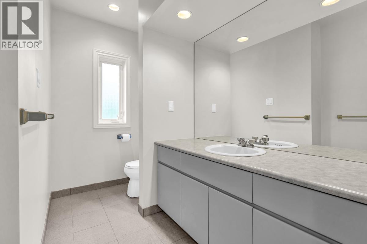 1437 BRAMWELL ROAD, West Vancouver
