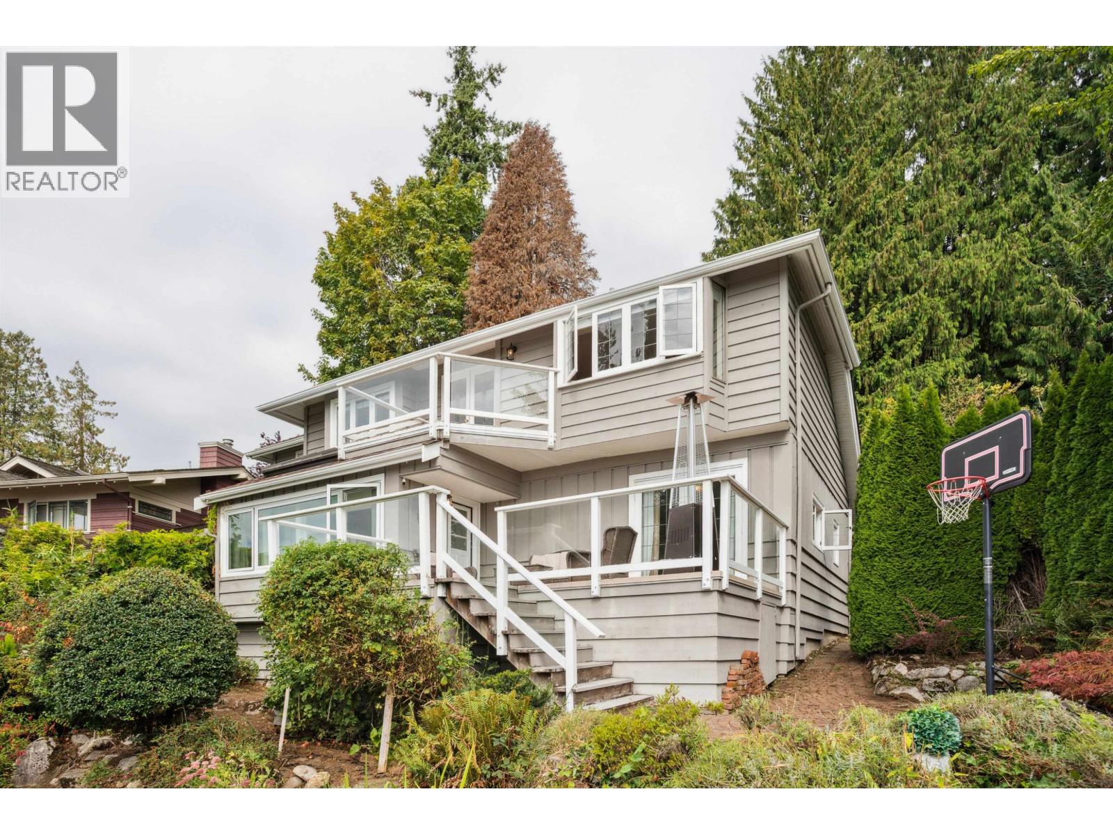 2616 HAYWOOD AVENUE, West Vancouver