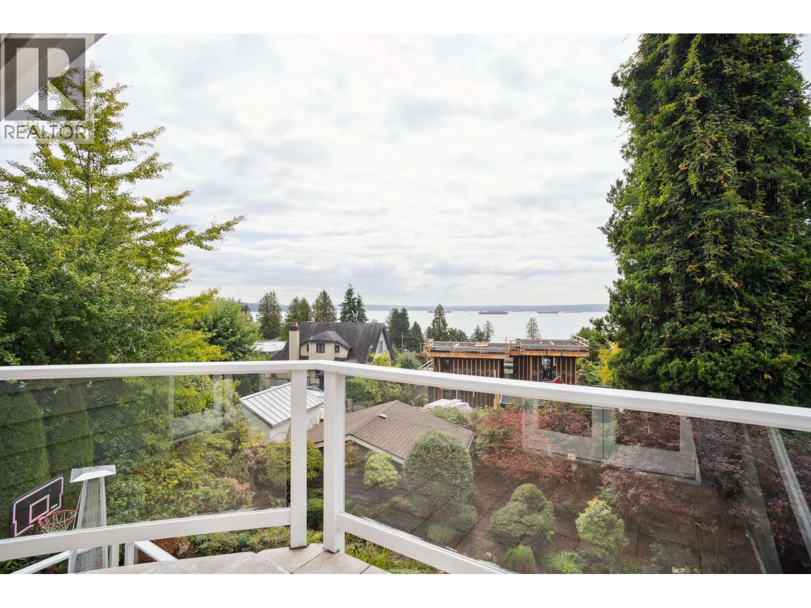 2616 HAYWOOD AVENUE, West Vancouver