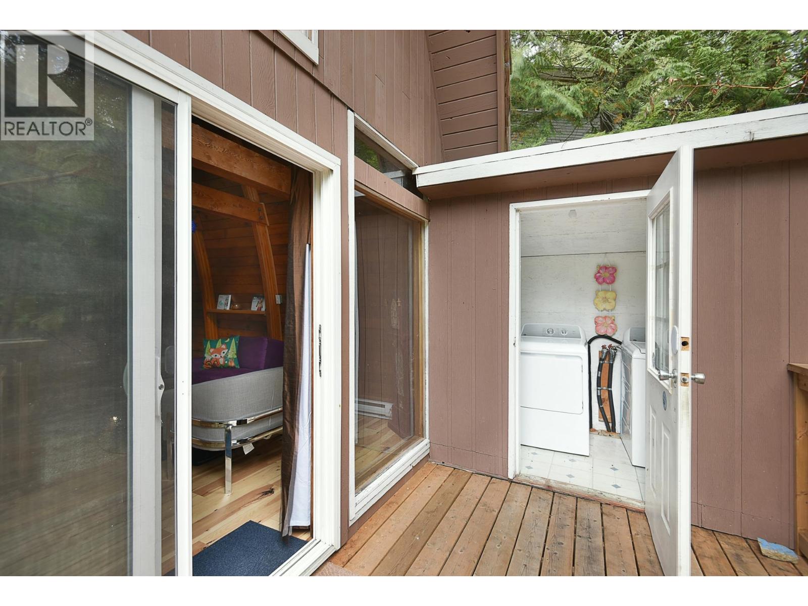 5569 SANS SOUCI ROAD, Halfmoon Bay