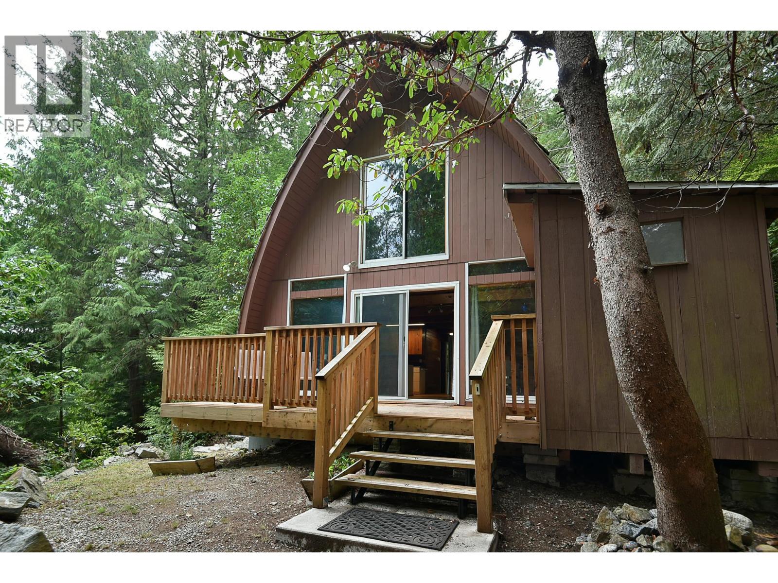 5569 SANS SOUCI ROAD, Halfmoon Bay
