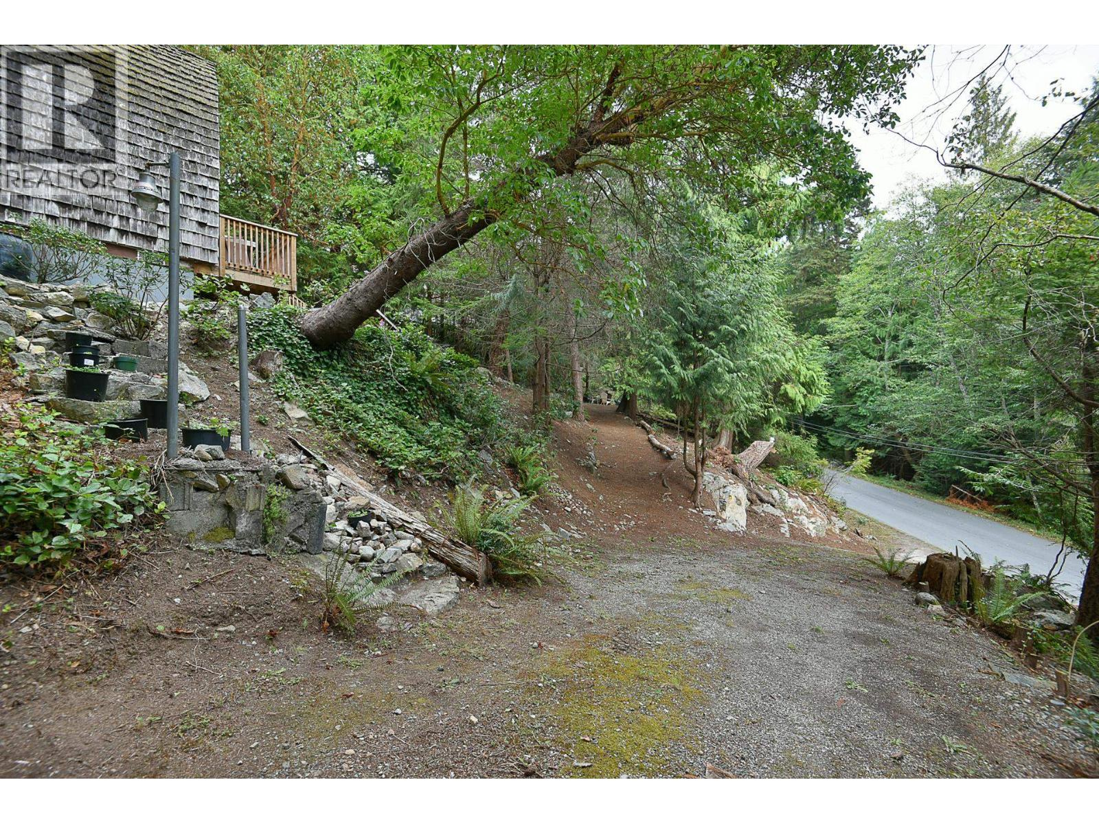 5569 SANS SOUCI ROAD, Halfmoon Bay