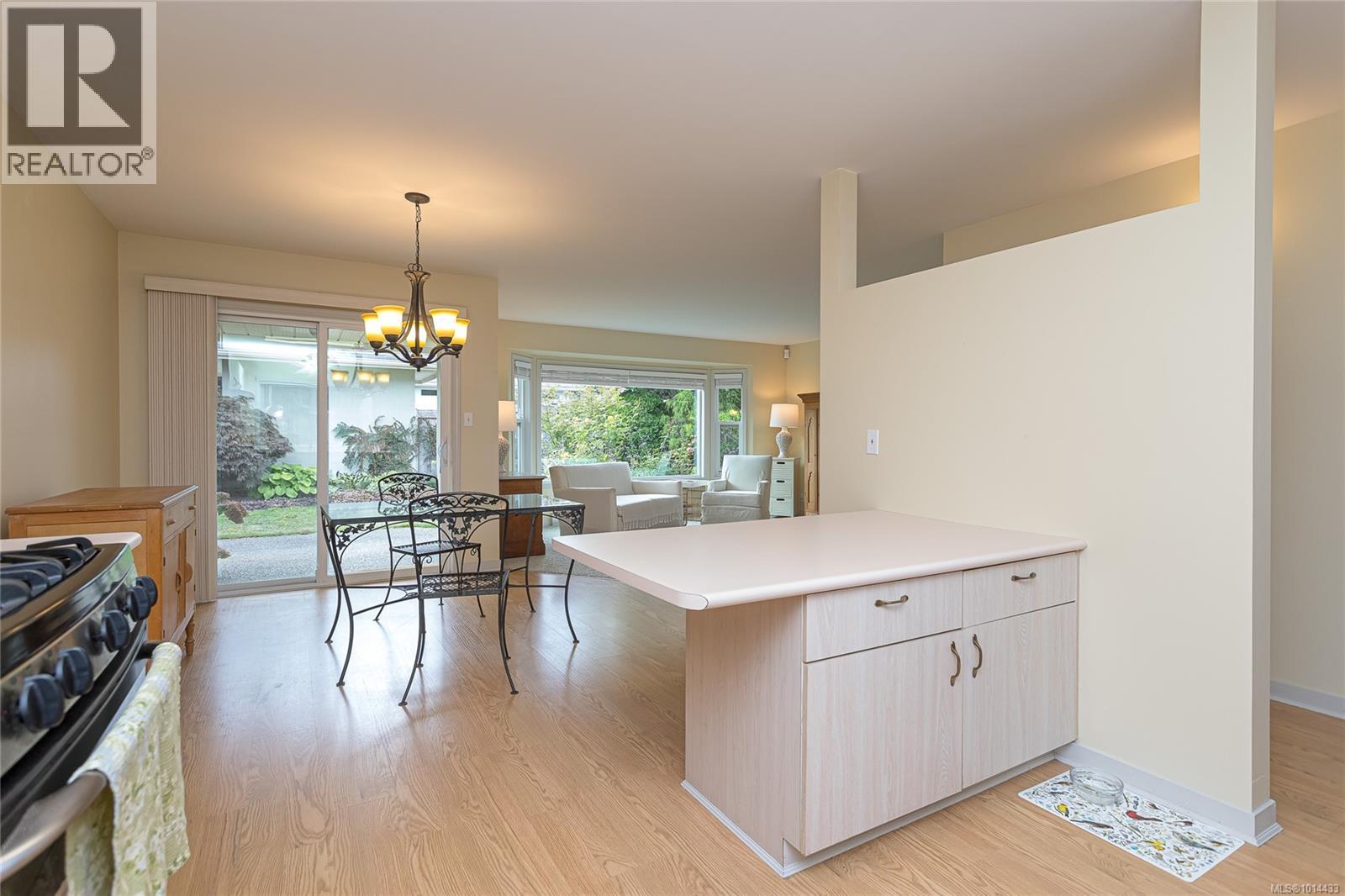 12 800 Primrose Street, Qualicum Beach