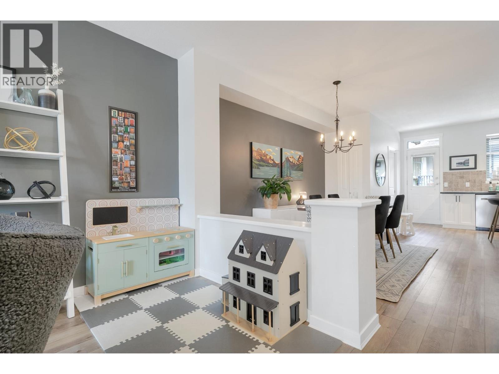 19 55 HAWTHORN DRIVE, Port Moody