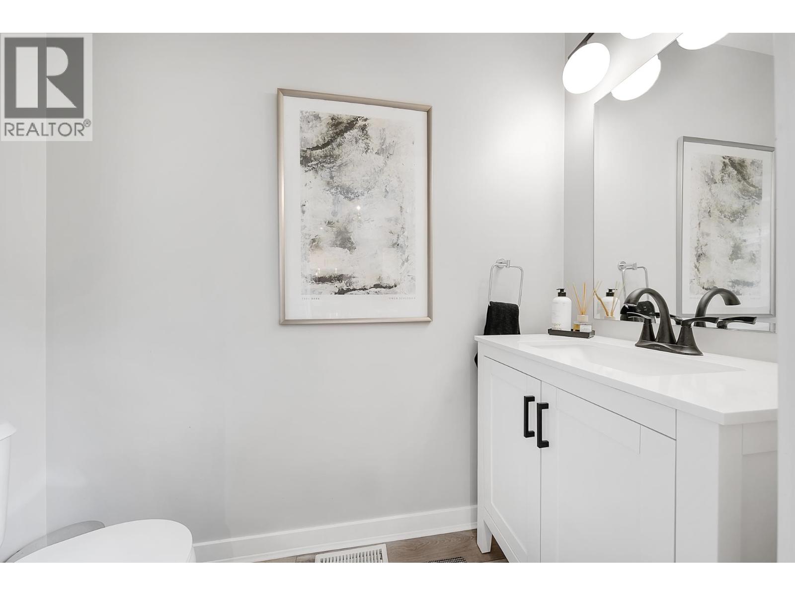 19 55 HAWTHORN DRIVE, Port Moody