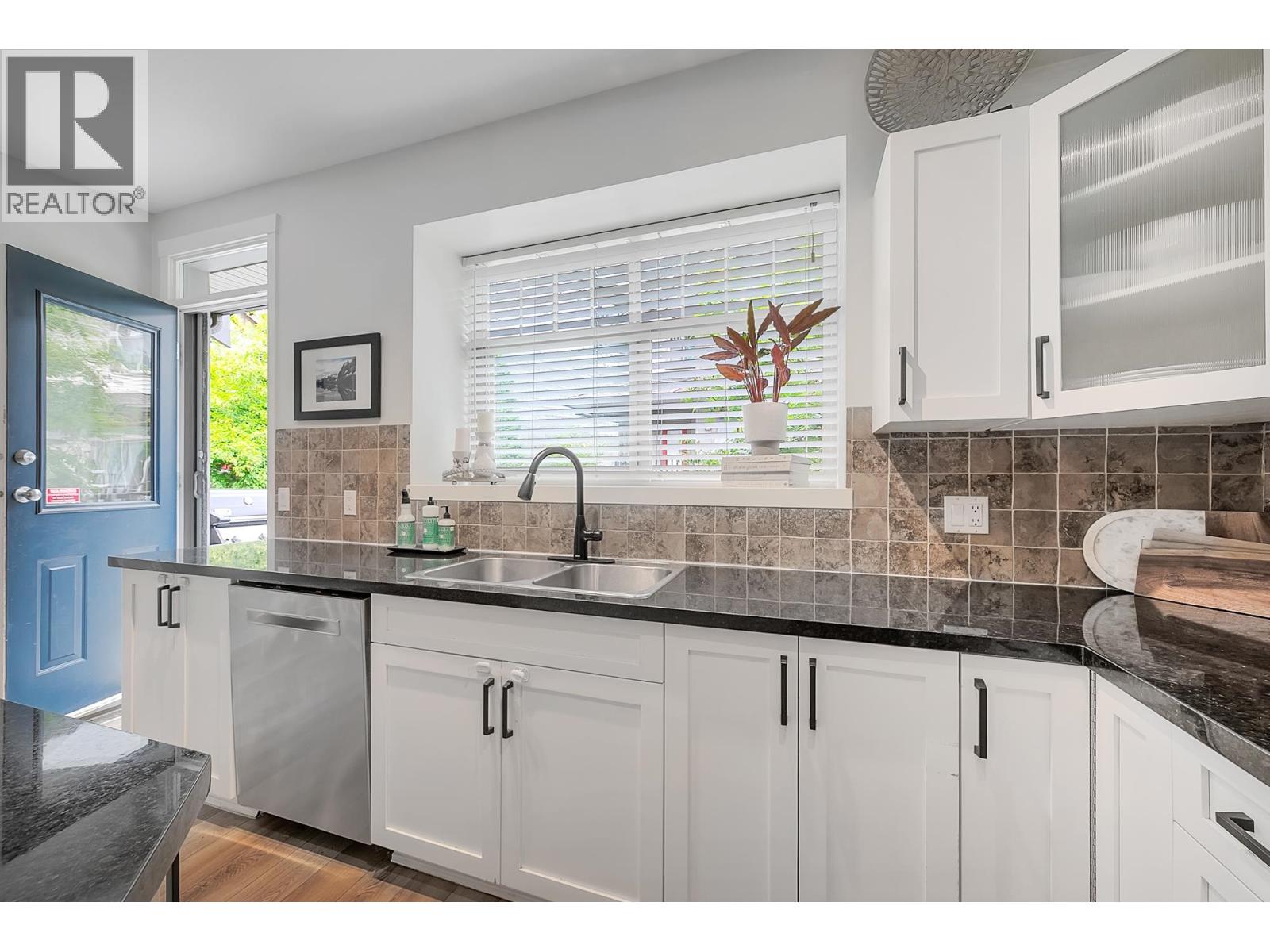 19 55 HAWTHORN DRIVE, Port Moody
