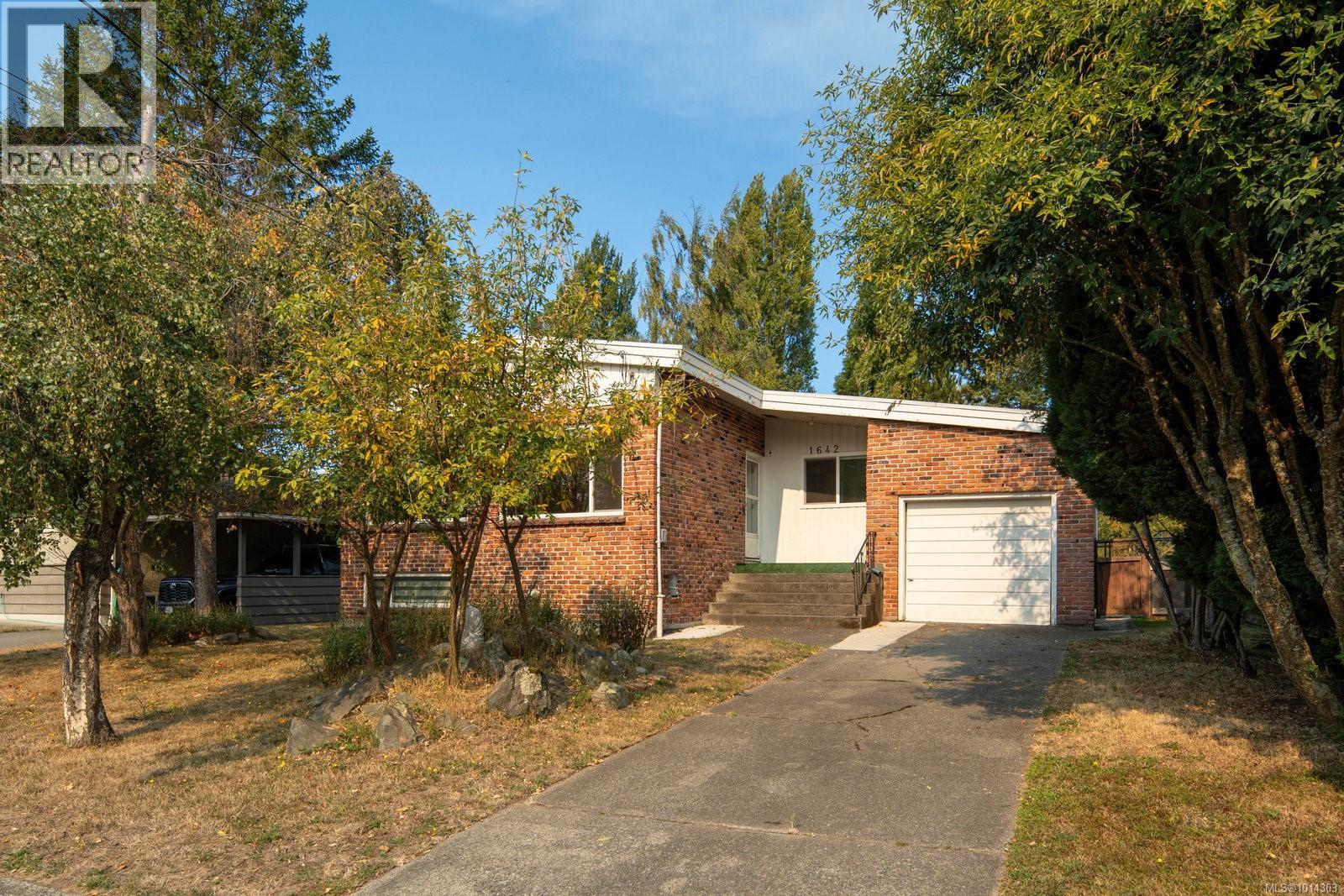  1642 Richardson Street, Victoria