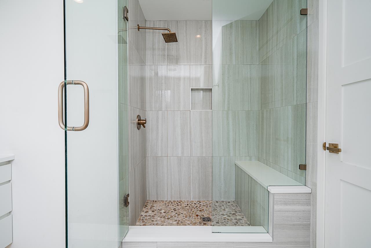 15549 VICTORIA AVENUE, White Rock