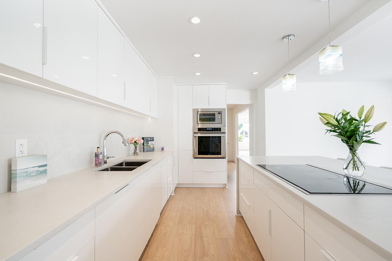 15549 VICTORIA AVENUE, White Rock