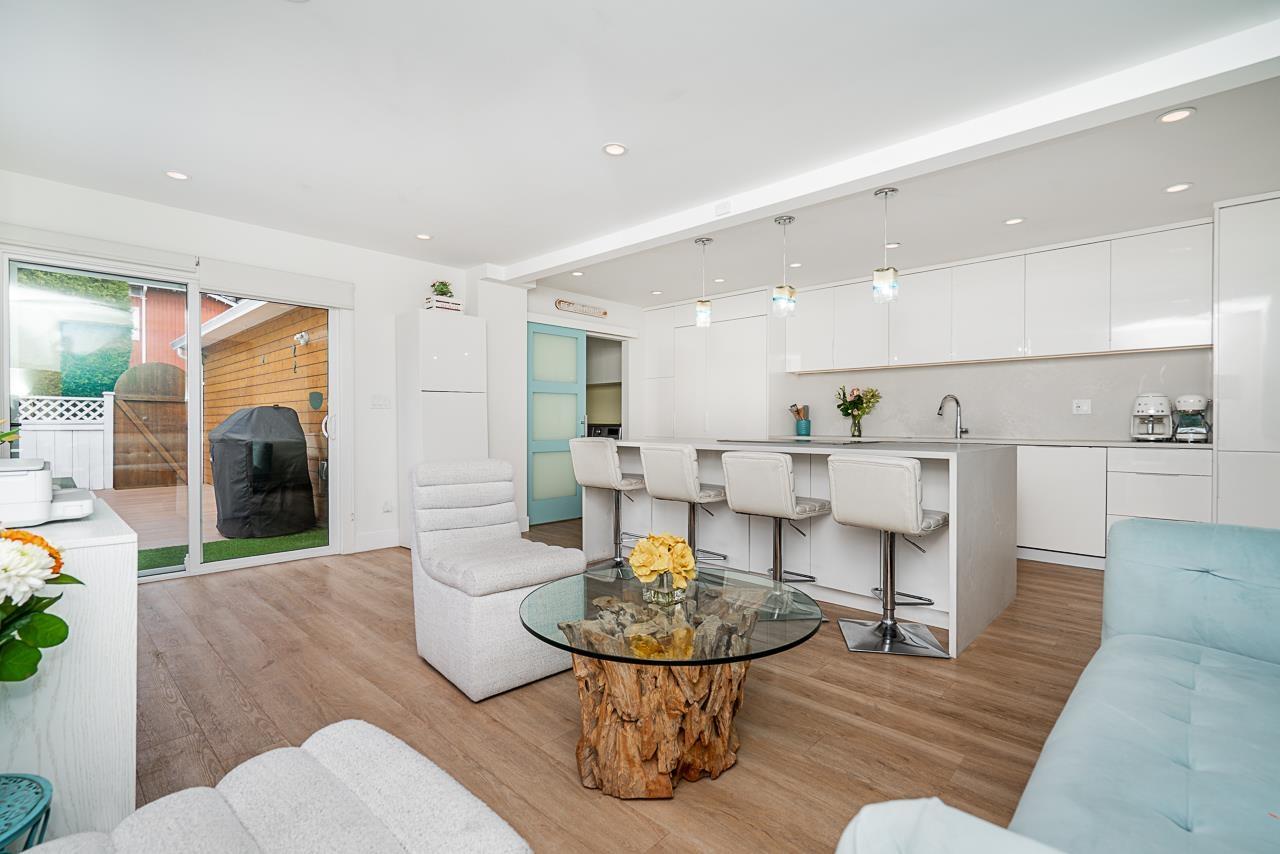 15549 VICTORIA AVENUE, White Rock