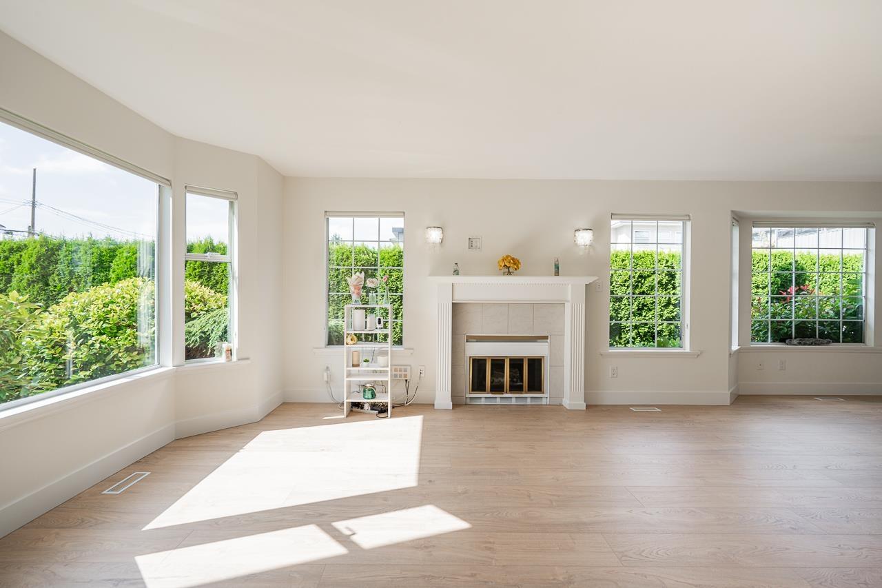 15549 VICTORIA AVENUE, White Rock