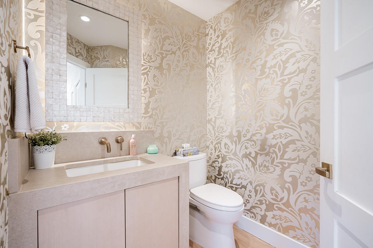 15549 VICTORIA AVENUE, White Rock