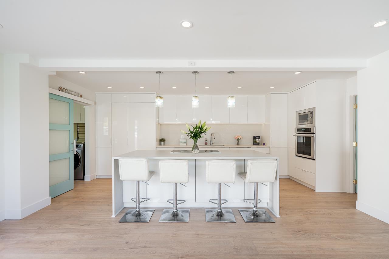 15549 VICTORIA AVENUE, White Rock