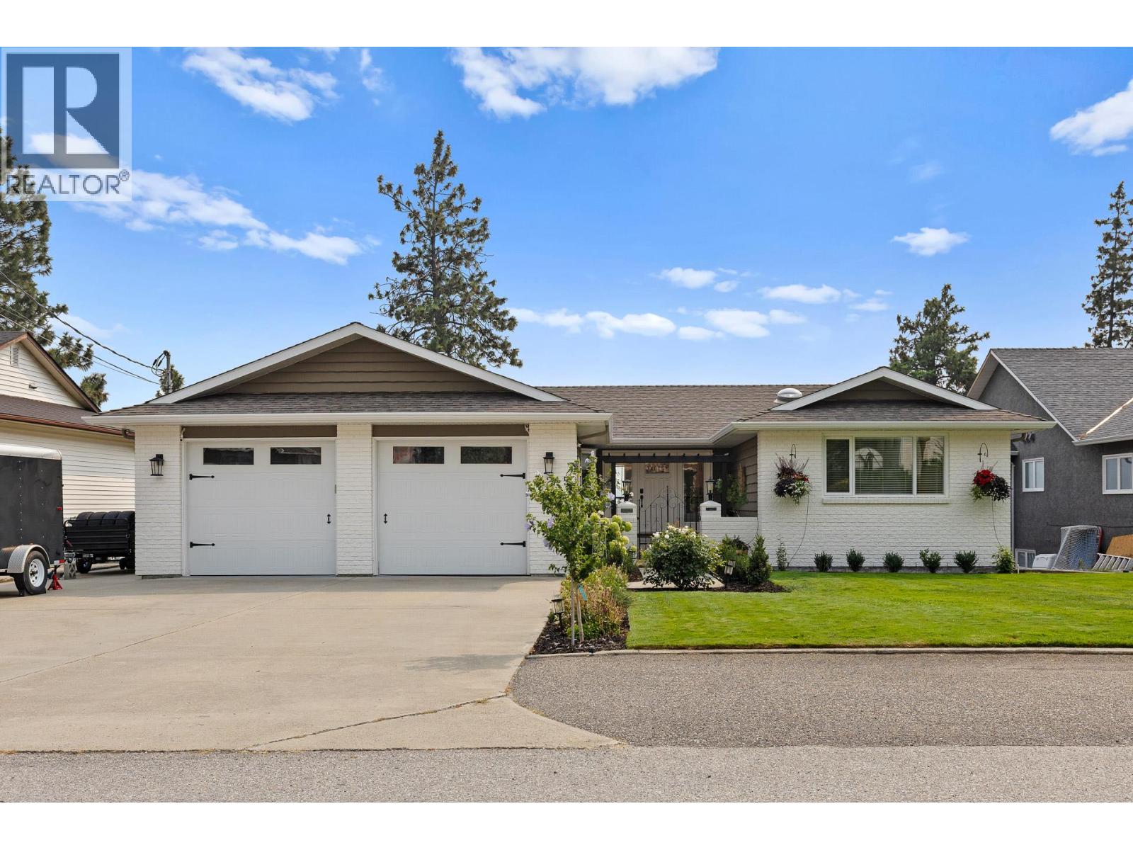 4215 6th Avenue, Peachland