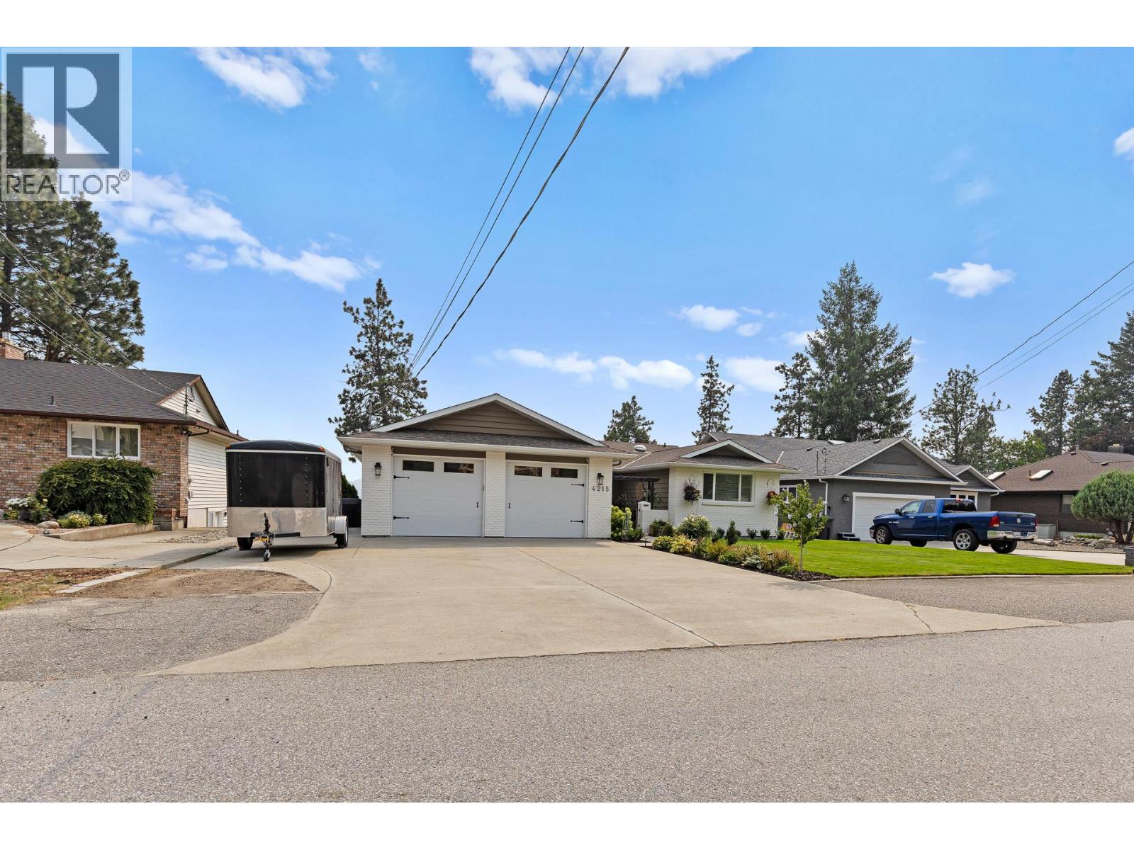 4215 6th Avenue, Peachland