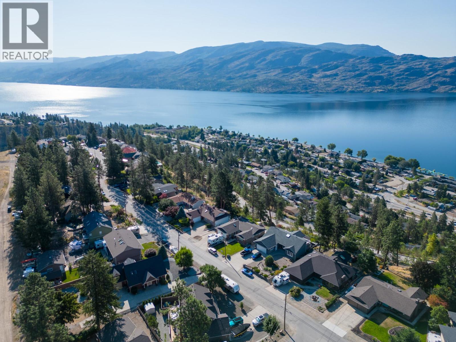 4215 6th Avenue, Peachland