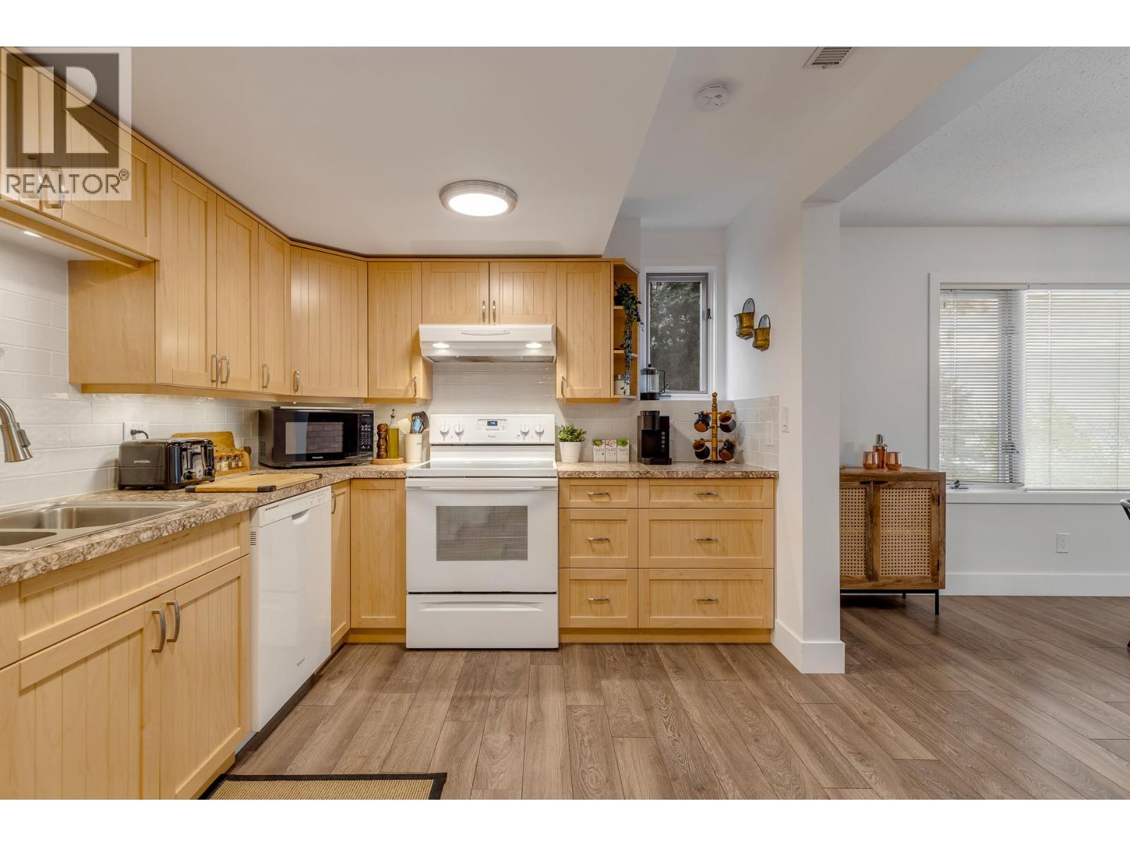 4215 6th Avenue, Peachland