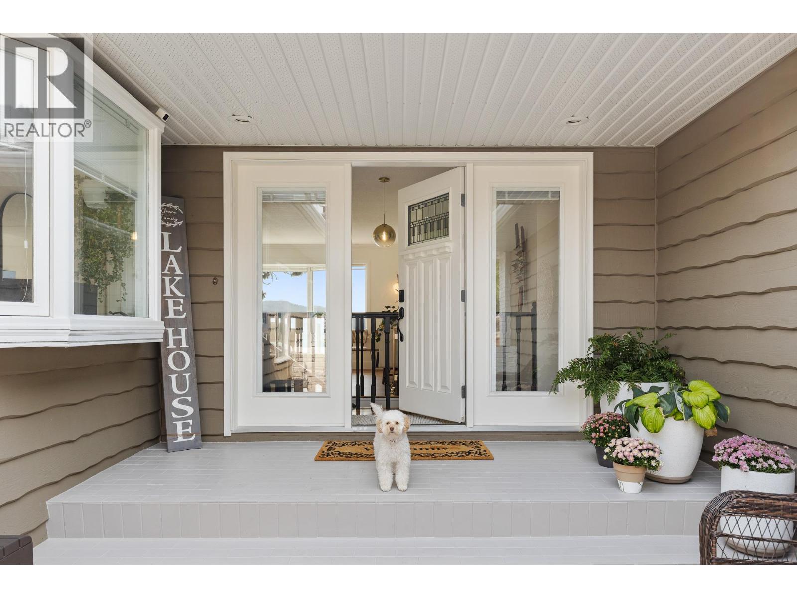 4215 6th Avenue, Peachland