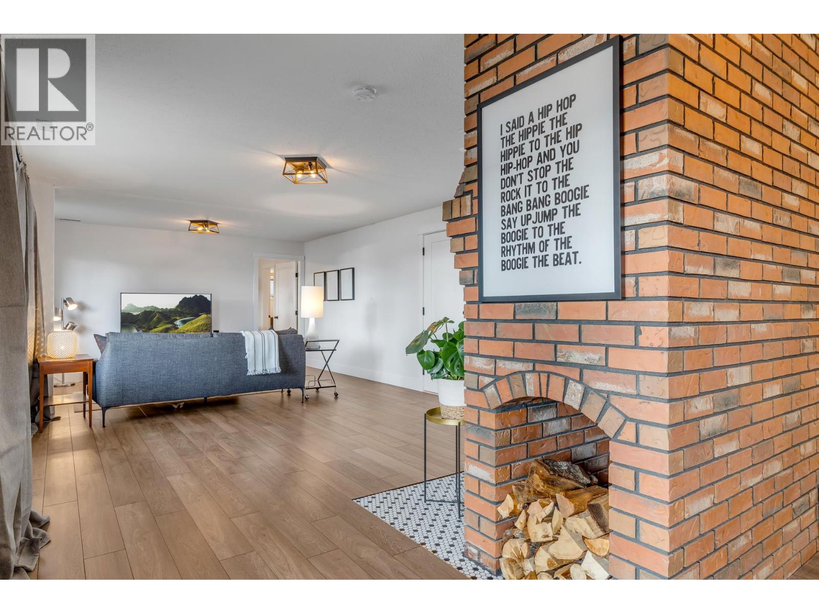 4215 6th Avenue, Peachland