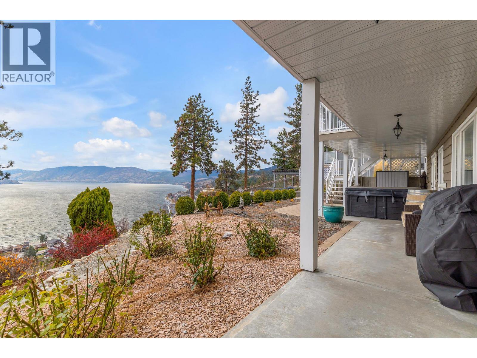 4215 6th Avenue, Peachland