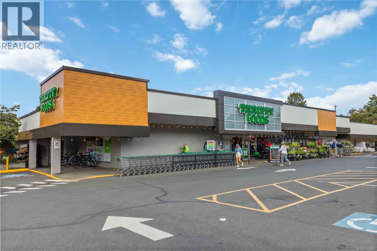 4 1827 Fairfield Rd, Victoria