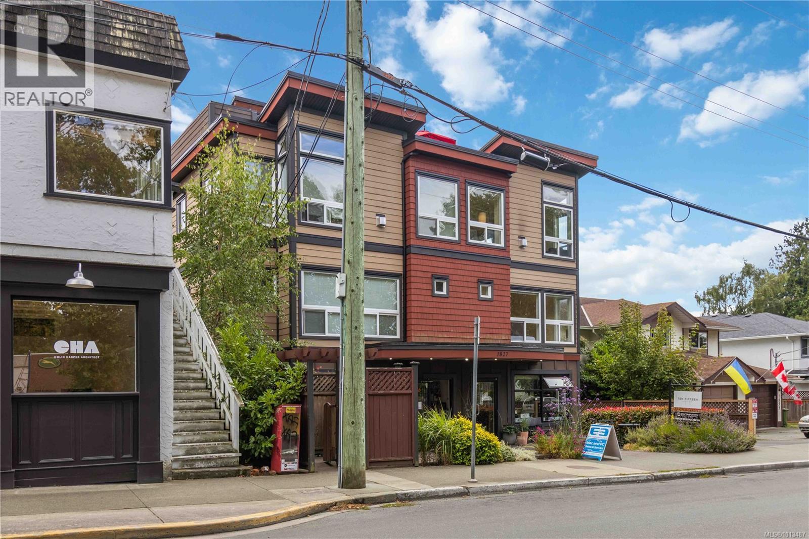 4 1827 Fairfield Rd, Victoria