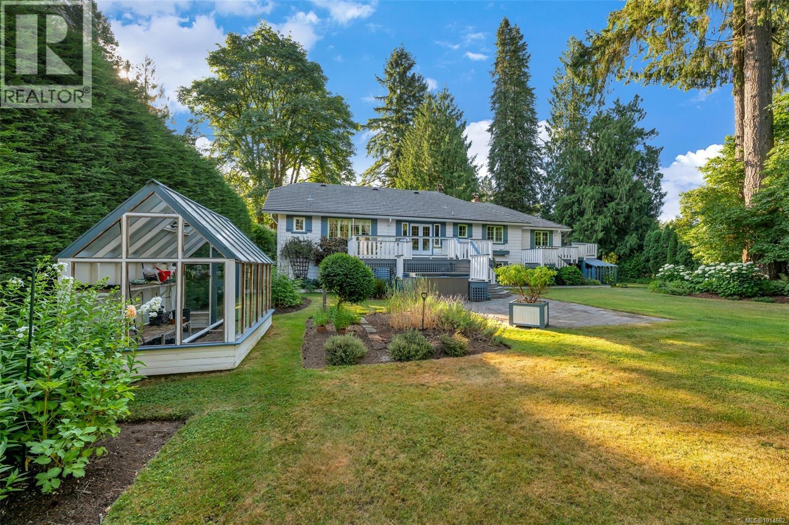 4758 Fairbridge Dr, Duncan