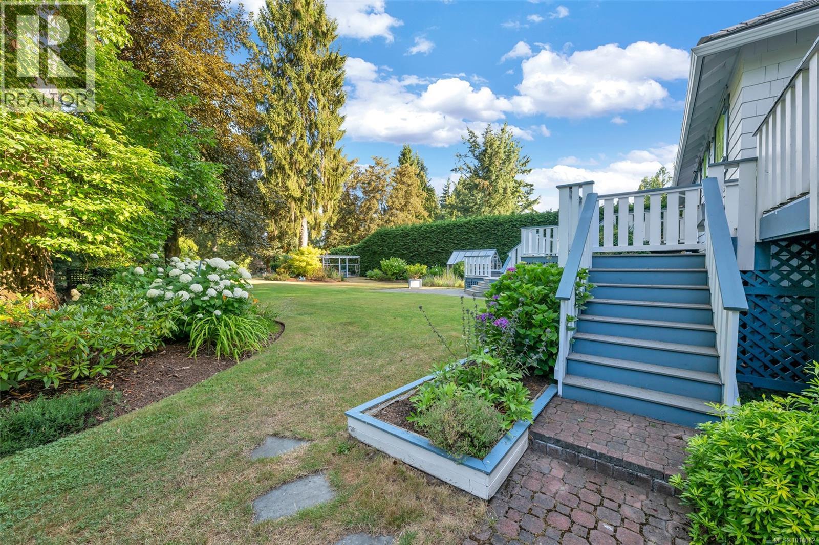 4758 Fairbridge Dr, Duncan