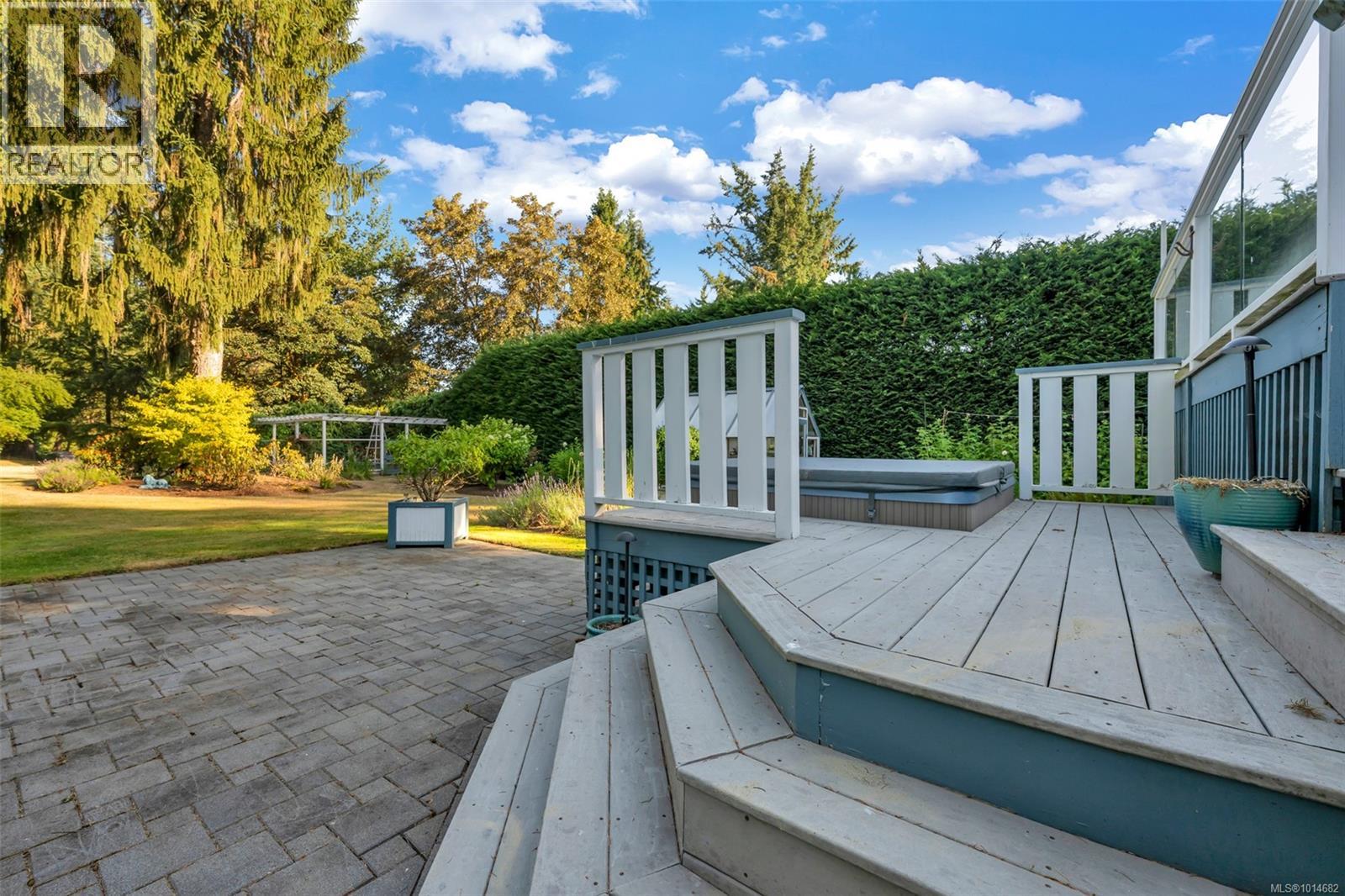 4758 Fairbridge Dr, Duncan
