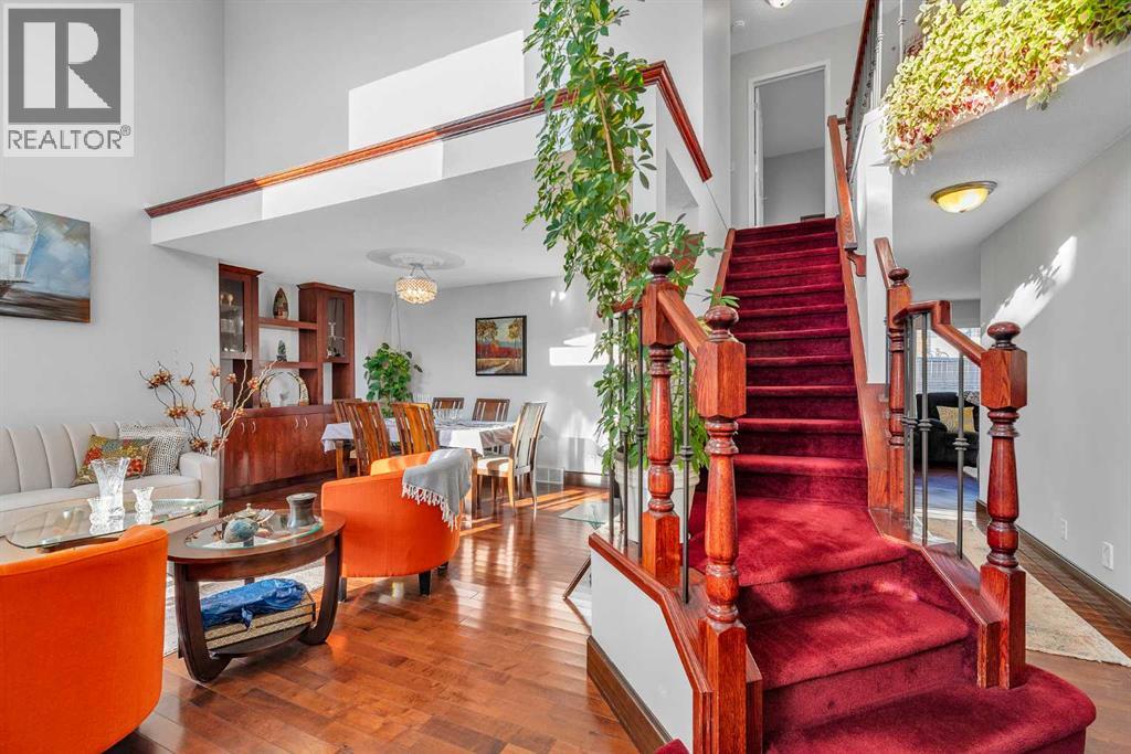 Single Family House for Sale in  Royal Crest Terrace NW Royal Oak Calgary 