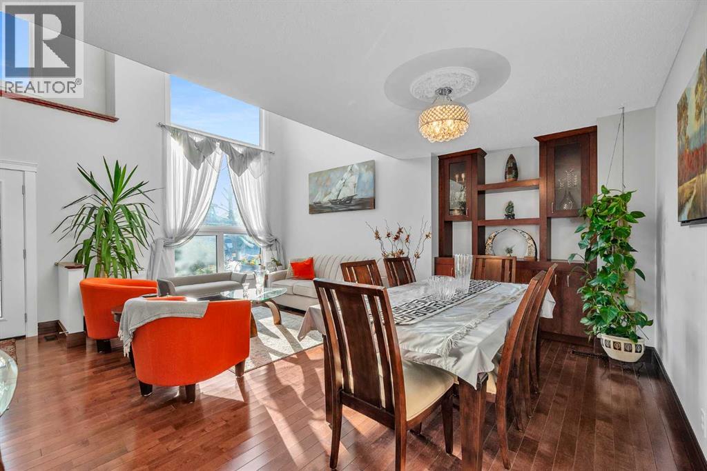 Single Family House for Sale in  Royal Crest Terrace NW Royal Oak Calgary 