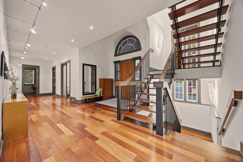 2737 CRESCENT DRIVE, Surrey