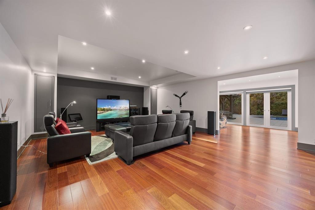 2737 CRESCENT DRIVE, Surrey